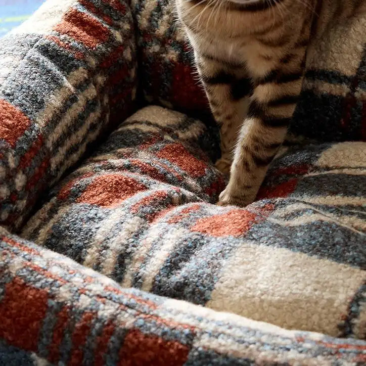Kittyoo Plaid Wool Cat Bed - Warm & Cozy for Winter